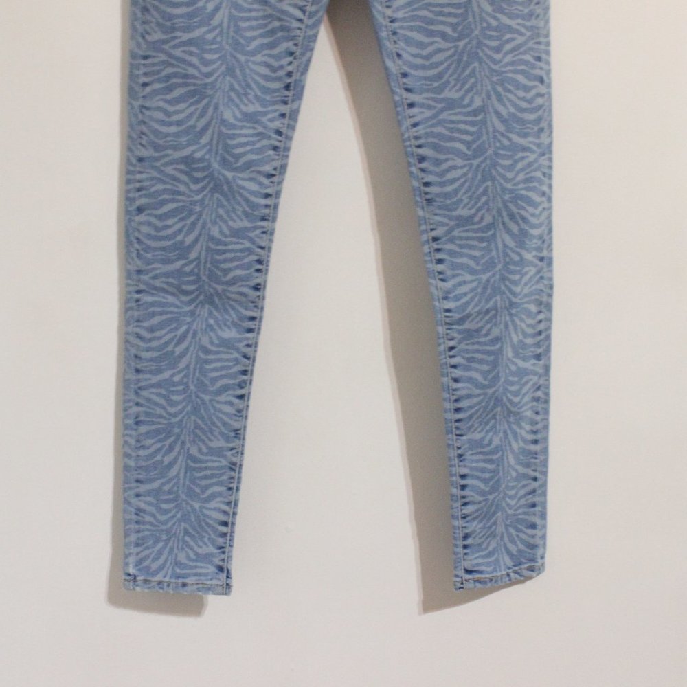 NEW Levi's 720 Zebra-Print High-Rise Super-Skinny Jeans Size 27 - Picture 6 of 16